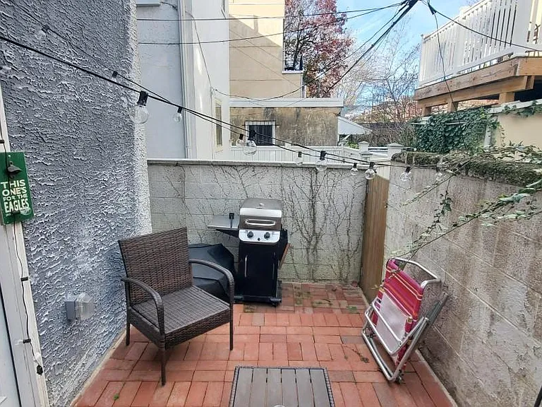 2213 Pine St #A — Photo 12