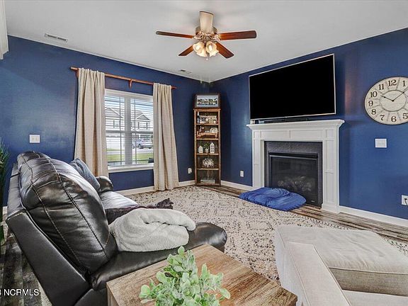 5th image of 106 Weeping Willow Drive