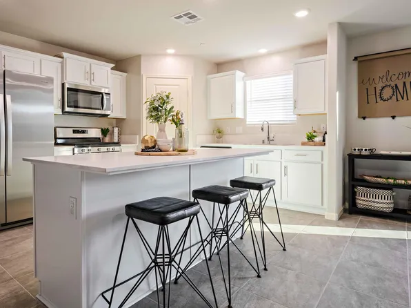 1049 E Elkhorn Avenue #1085, Visalia, CA 93292