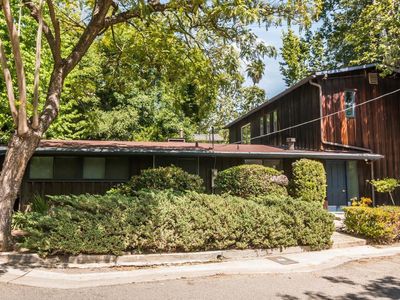 10419 Seabury Ln, Los Angeles, CA, 90077