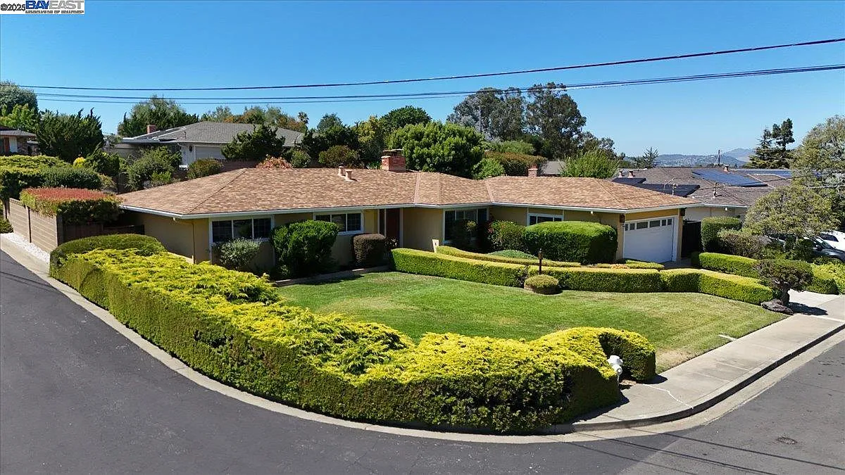 25631 Paul Ct photo 1