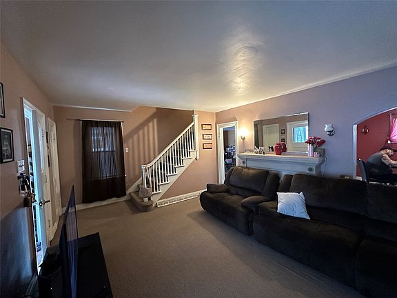 5th image of 421 Beverly Dr