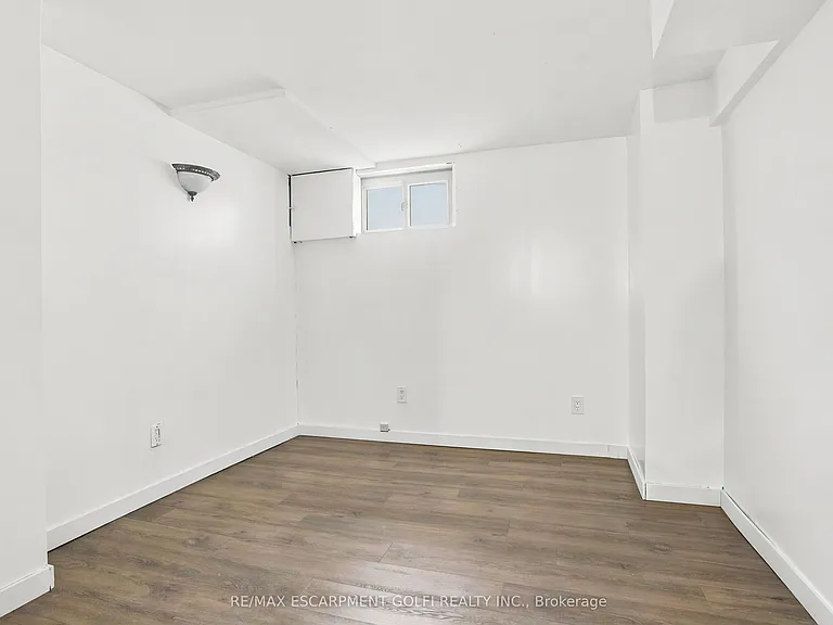 602 Geneva St — Photo 20