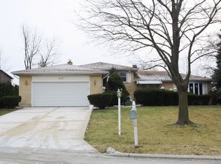 451 Pebble Ct, Schaumburg, IL 60193