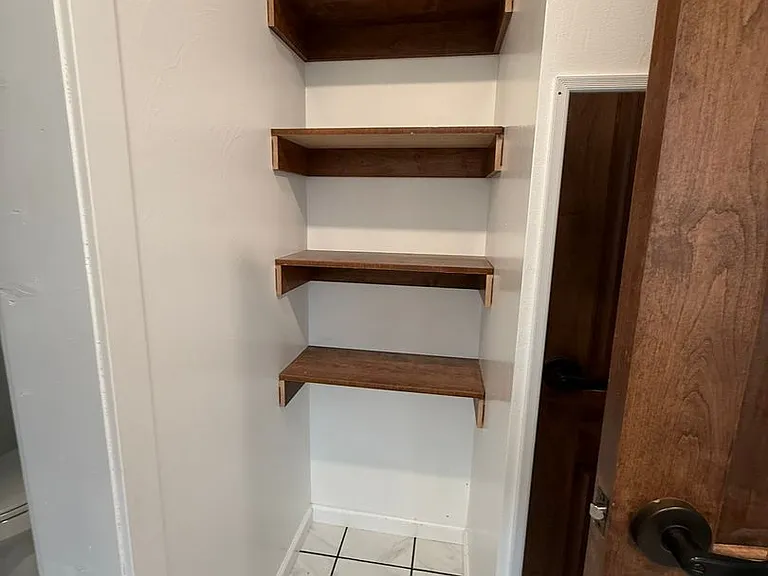 601 Robin Ln — Photo 12