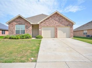 212 Stable Dr, Waxahachie, TX 75165