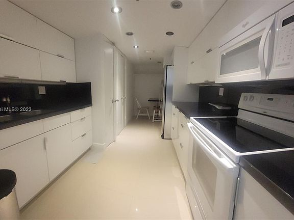 4th image of 3200 Collins Ave APT 65