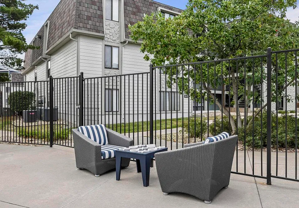 Bristol Pointe Apartments