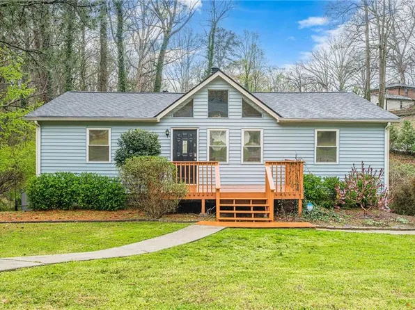 549 Pineland Cir, Mableton, GA 30126