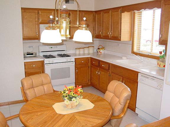 4th image of 15803 S 76th Ave APT 1D
