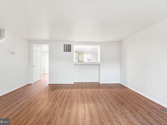 3rd image of 16980 Monmouth Ct