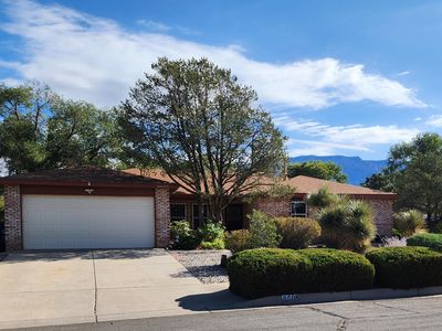8605 Capulin Rd NE, Albuquerque, NM, 87109