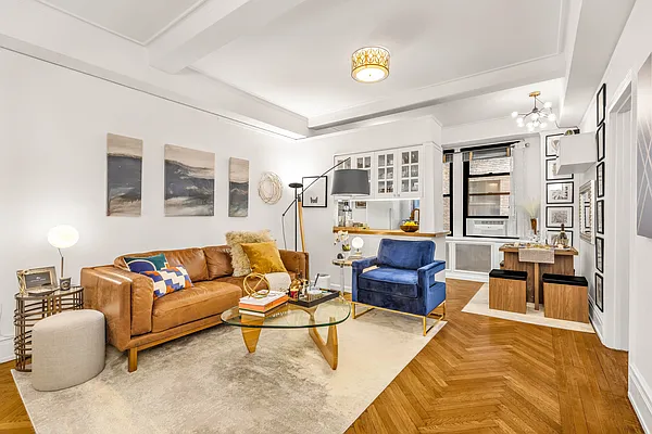 Sold by Sotheby's International Realty | media 1