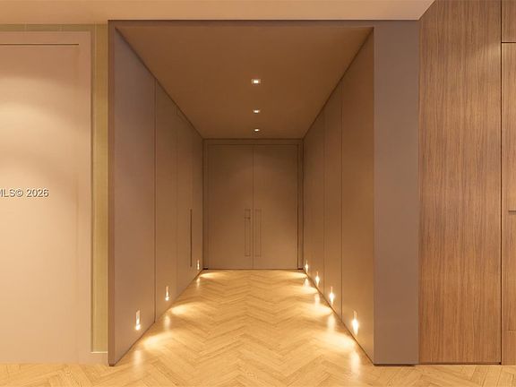 5th image of 300 Biscayne Boulevard Way #1704