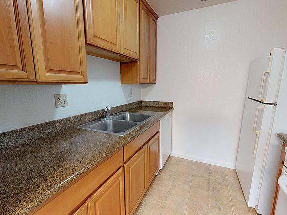 5th image of 1250 Pioneer Ave APT 2