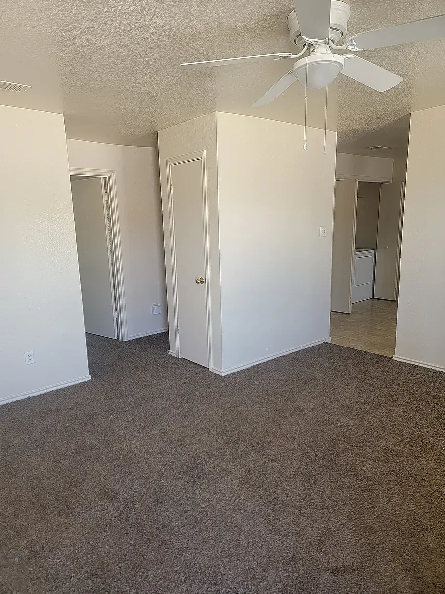 Building Photo - 1702 Windward Dr #B