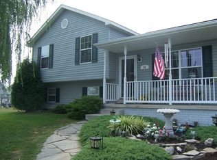 55 Mopsy Ct, Ranson, WV 25438