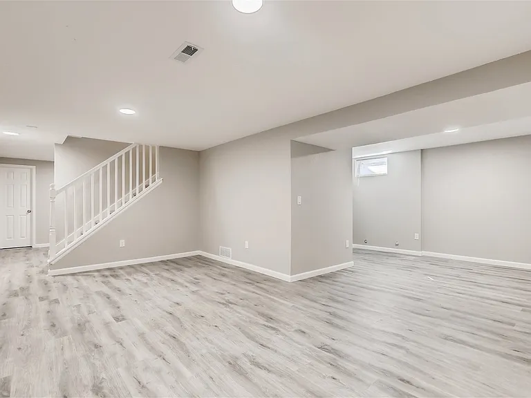 1732 Florence St — Photo 8