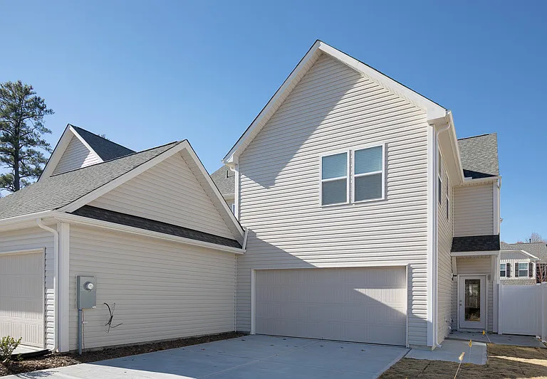 215 Hamlet Pl — Photo 2