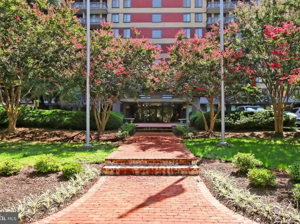 801 N Pitt St APT 1209, Alexandria, VA 22314