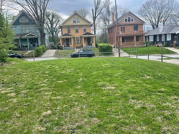 3rd image of 524 Camden Ave