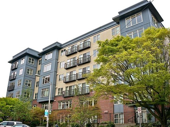 3rd image of 1620 Belmont Ave Unit 123