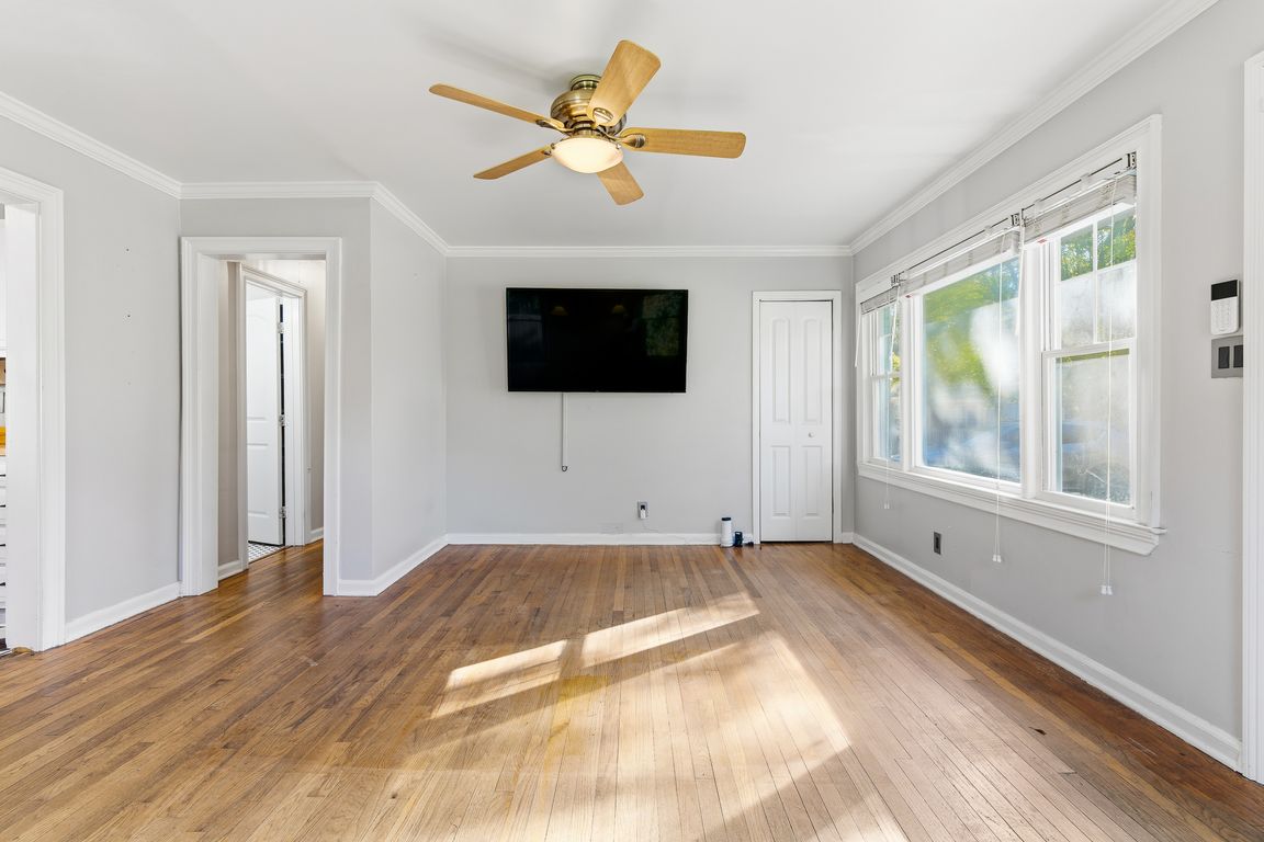 next background image