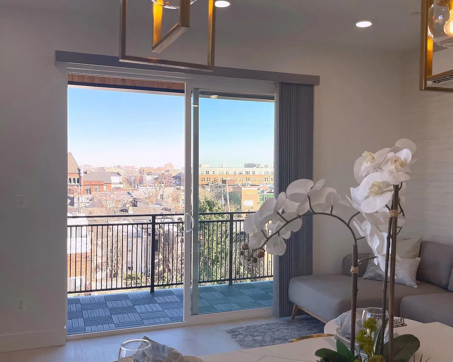 Beautiful Studio Apartment with Washer and Dryer; $150.00 Monthly Parking Concession — Photo 3