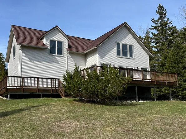198 Graham Ave, Saint Ignace, MI 49781
