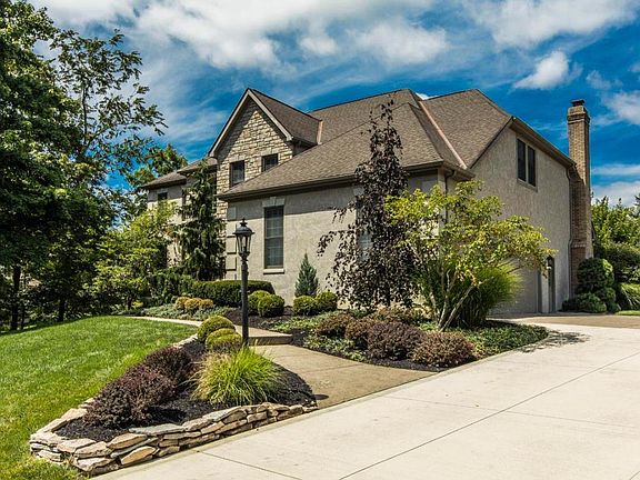 3rd image of 748 Woods Hollow Ln