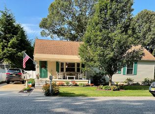 34 Rose Ln, Villas, NJ 08251