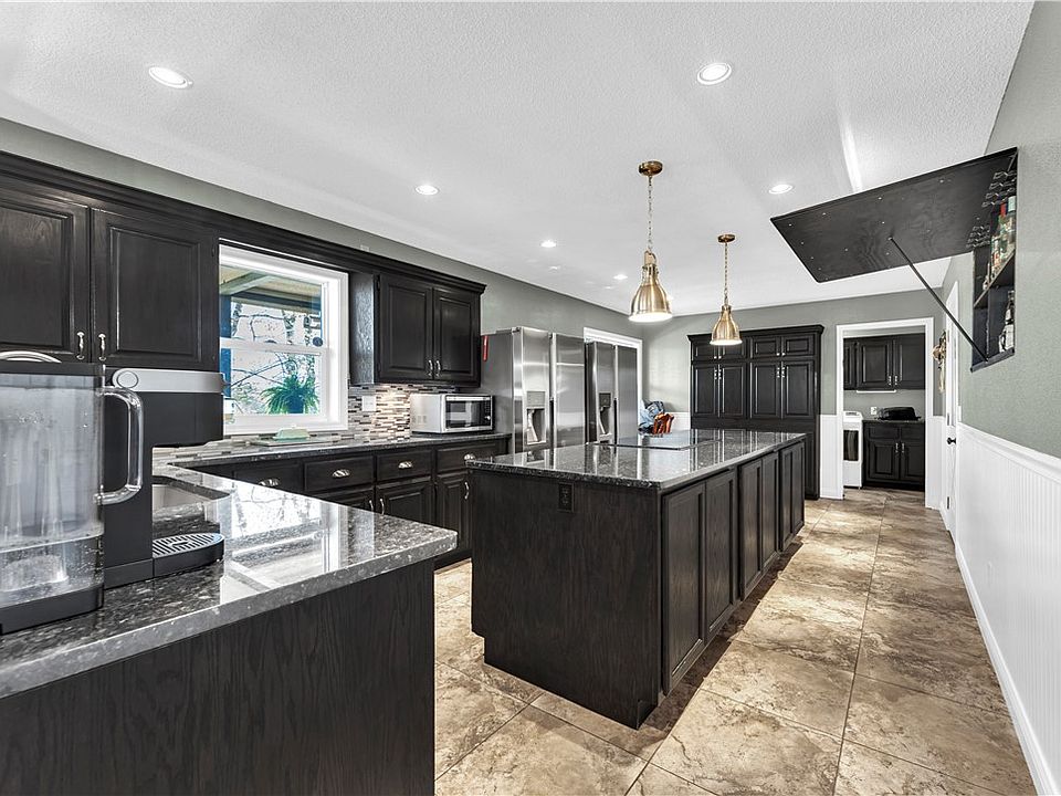 1st image of 33 Wentworth Dr