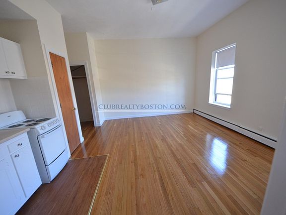 4th image of 182 N Beacon St #2A