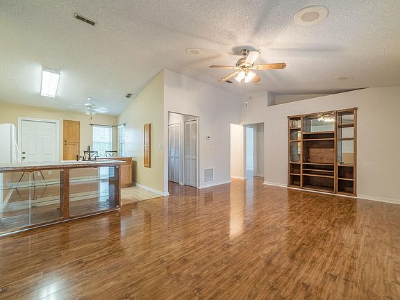 5th image of 3265 Kirby Dr