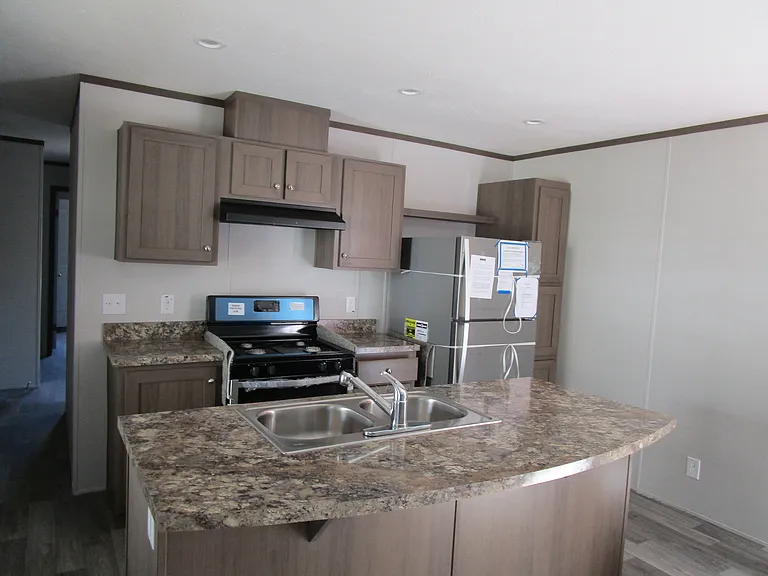 Colonial Oaks — Photo 32
