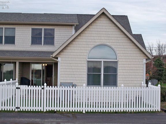 2nd image of 1408 Bayberry Ct