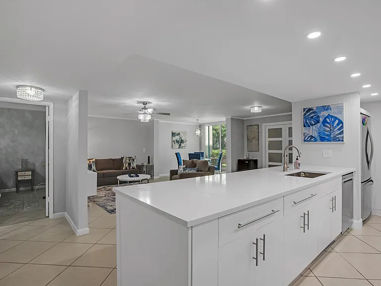 955 Egret Cir #104 — Photo 5