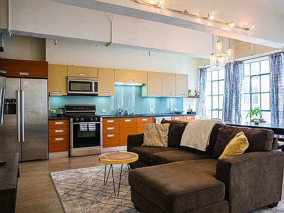 2nd image of 746 S Los Angeles St APT 804