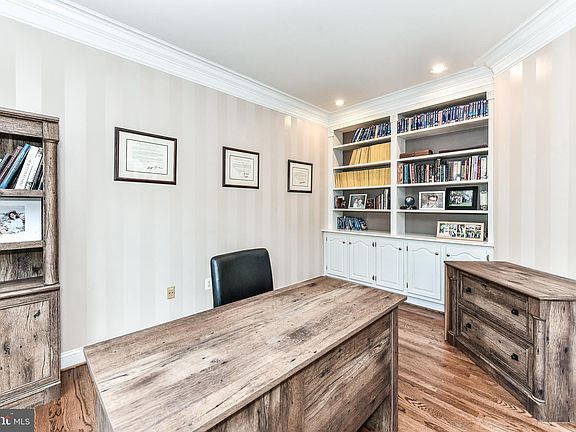 4th image of 10681 Alliwells Ct