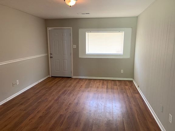 4th image of 9270 McLean St