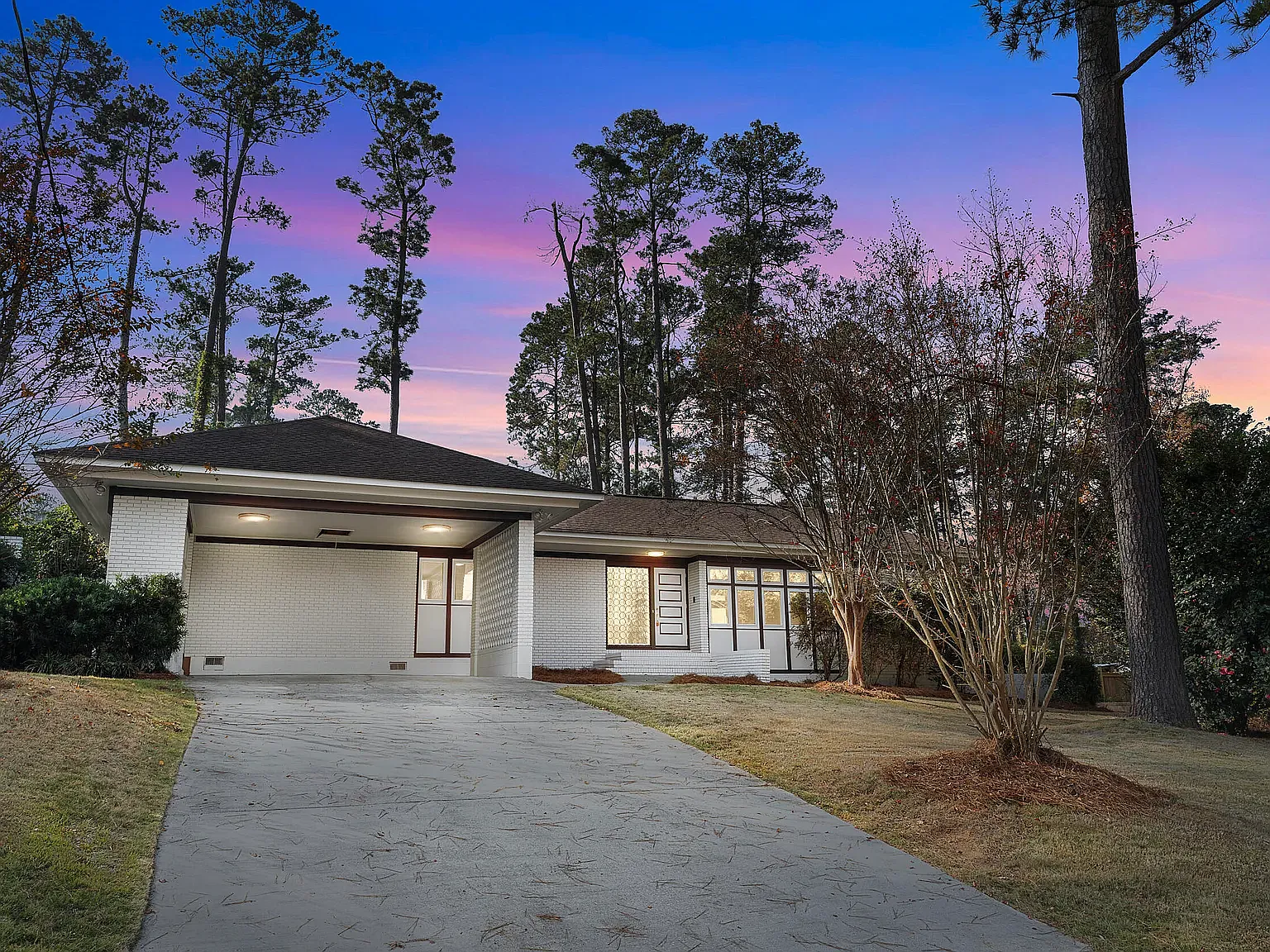 4 bed, 2.5 bath, 2836 sqft, $3,200 — Photo 1
