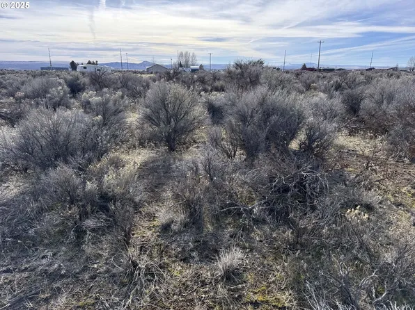 Aspen 20800, Christmas Valley, OR 97641