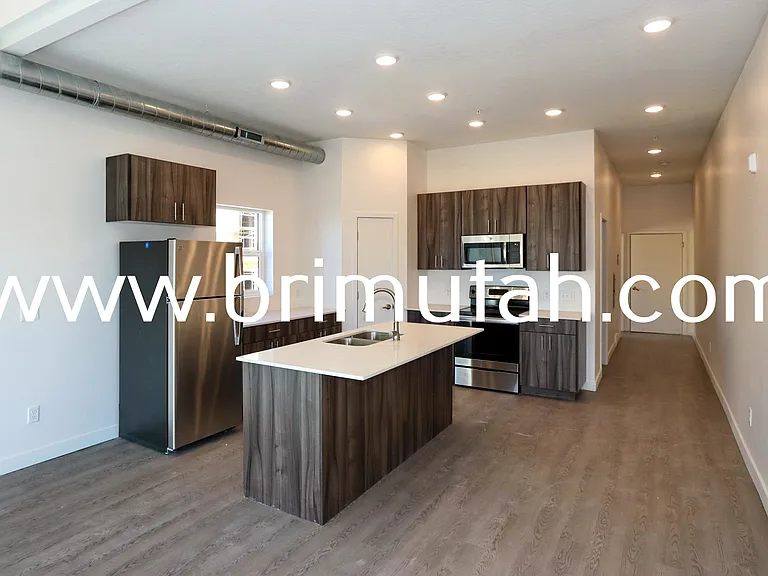 945 S Washington St #101 — Photo 2