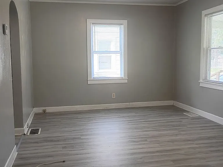2815 & 2815 1/2 S Pershing Dr (Wynn Funds LLC) — Photo 12