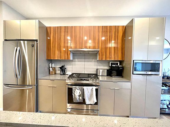 4th image of 517 Poplar St #4OO-C
