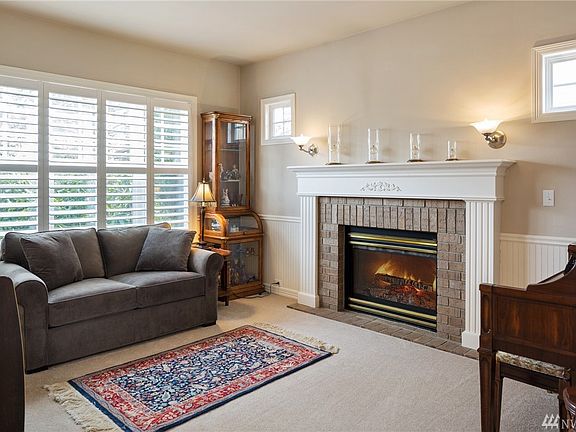 3rd image of 3502 Broadmoor Dr NE