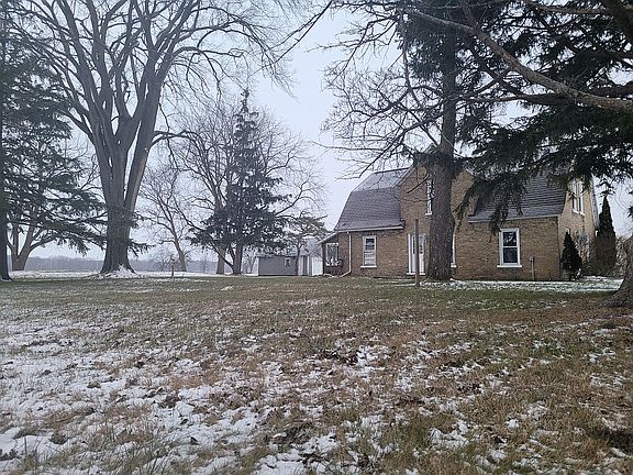 3rd image of 2425 N Graham Rd