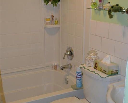 3rd image of 8409 Woodland Dr