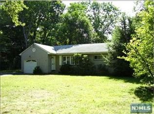 14 Beekman Pl, Glen Rock, NJ 07452