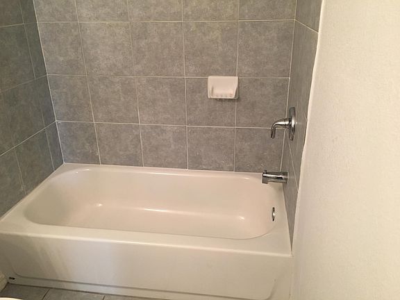 5th image of 3040 Aberdeen Dr